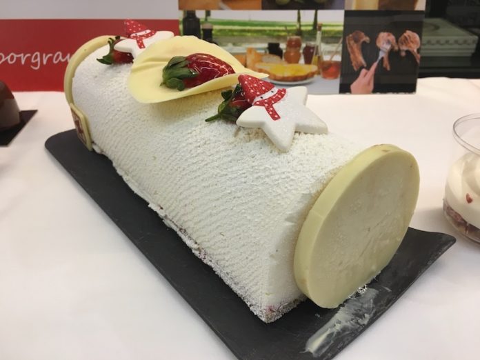 Presentación postres navideños 100% Sabor Granada - Tronco Tarta de queso