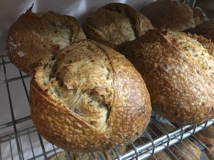 Conociendo a Baking bread: pan integral semillas